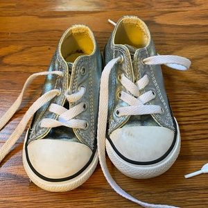 Iridescent blue toddler girls converse size 6